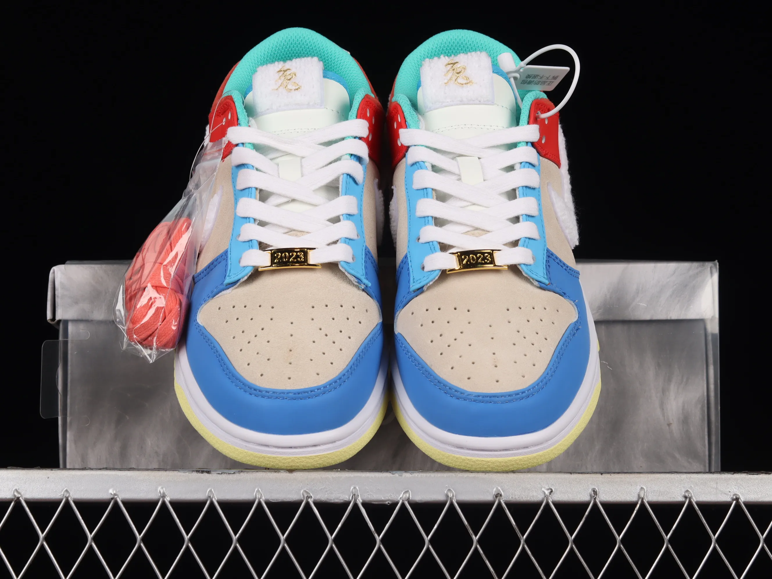 All Categories Nk SB Dunk Series Nk SB Dunk Low Low-top sneakers Cost-effective version Nk Dunk Low "Year of the Rabbit" Jingtu Year of the Rabbit limited edition SB low-top sports and leisure sneakers FD4203-111